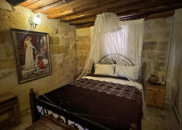 Castlee Cave Cappadocia * Nevşehir